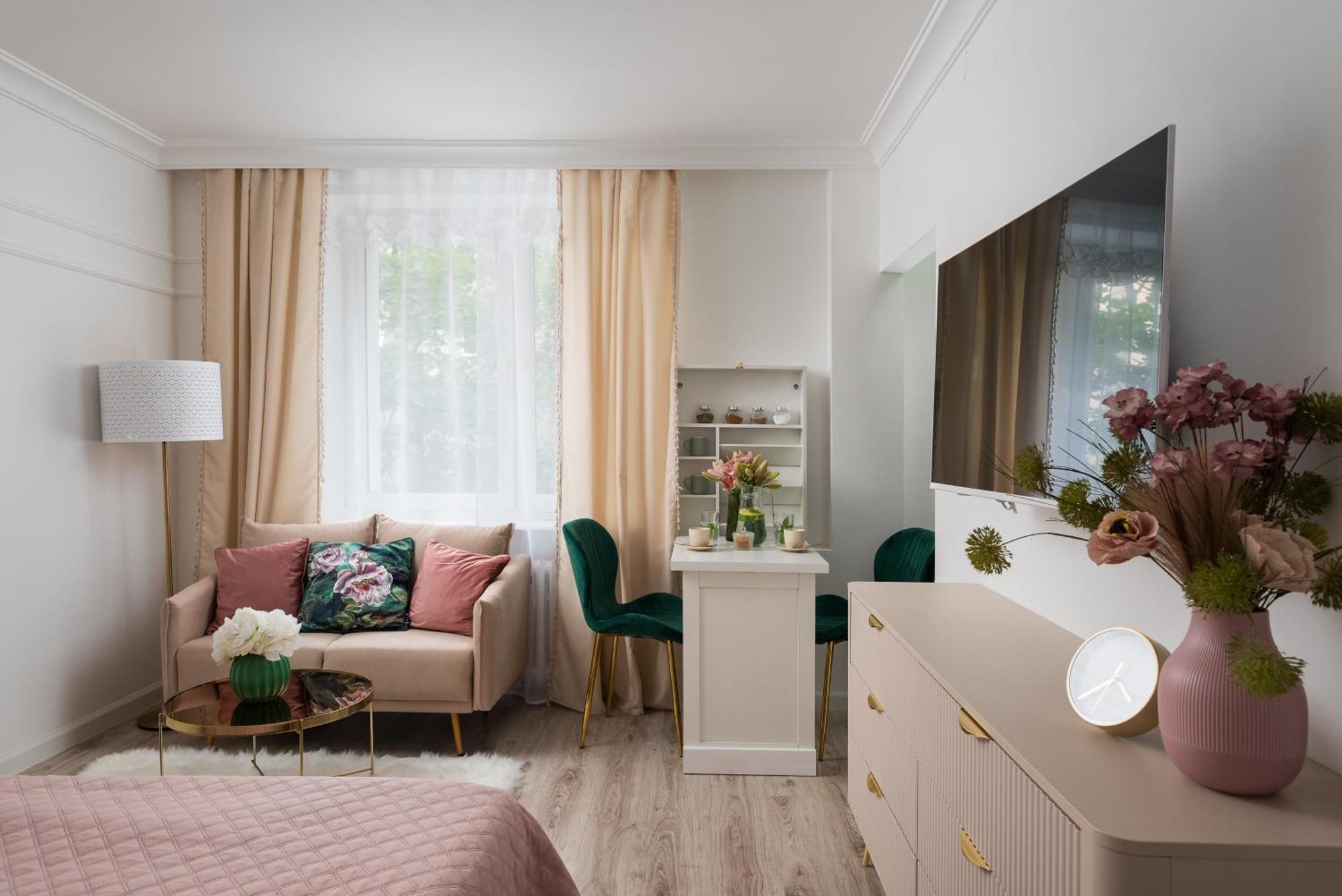 Lovely Downtown Studio At Most Lively Hoza Street, Discover Warsaw On Foot エクステリア 写真