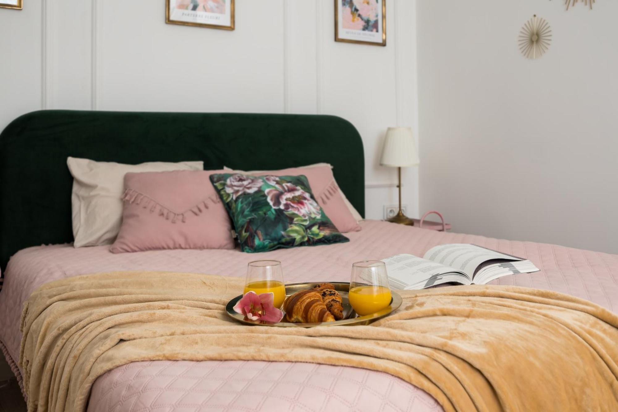 Lovely Downtown Studio At Most Lively Hoza Street, Discover Warsaw On Foot エクステリア 写真