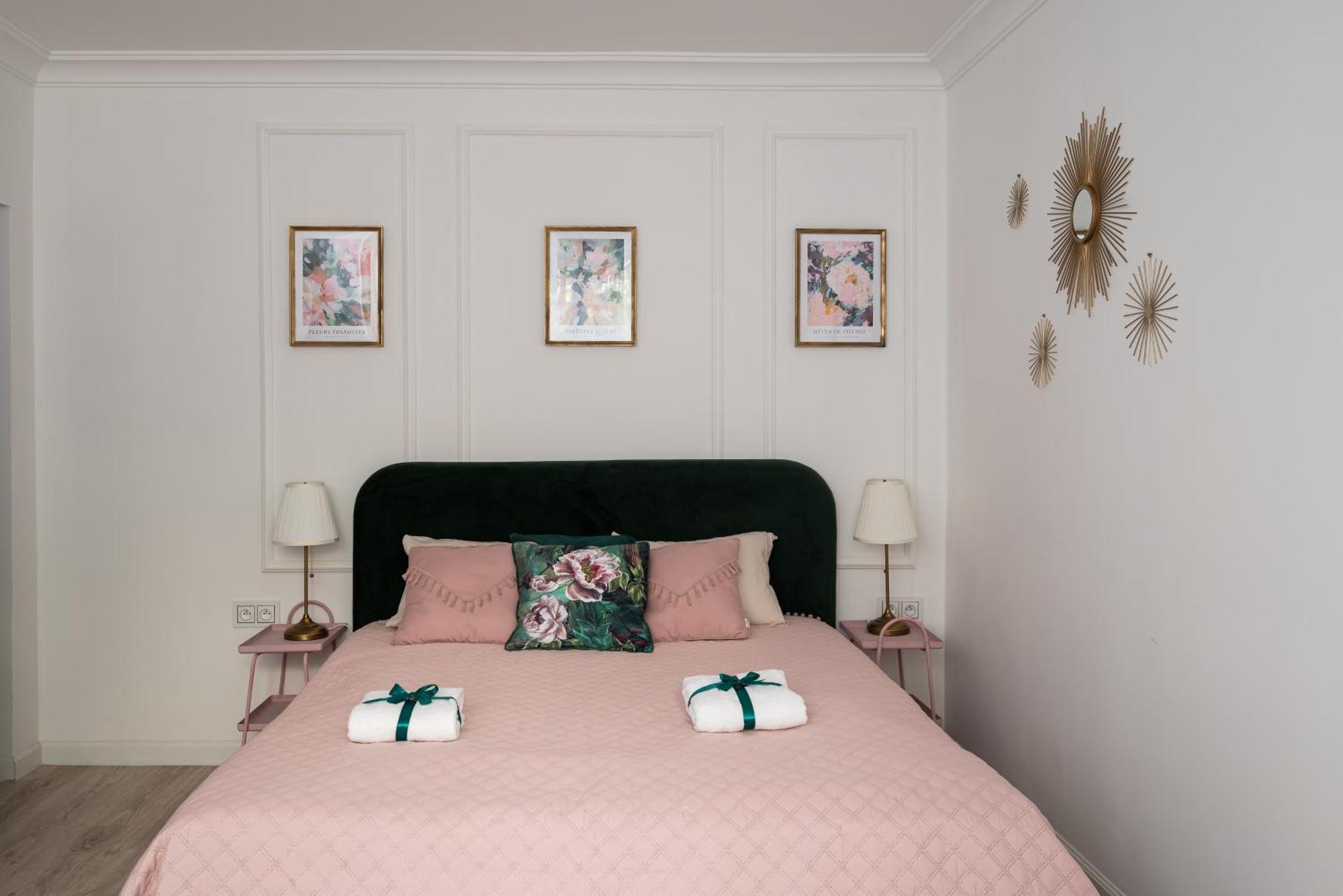 Lovely Downtown Studio At Most Lively Hoza Street, Discover Warsaw On Foot エクステリア 写真